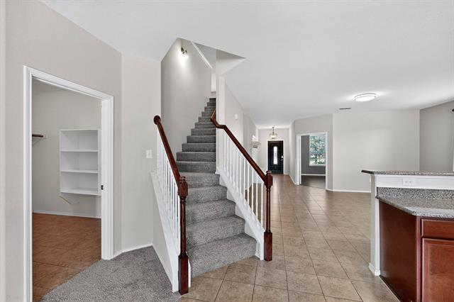 Building Photo - 2224 Loreto Dr