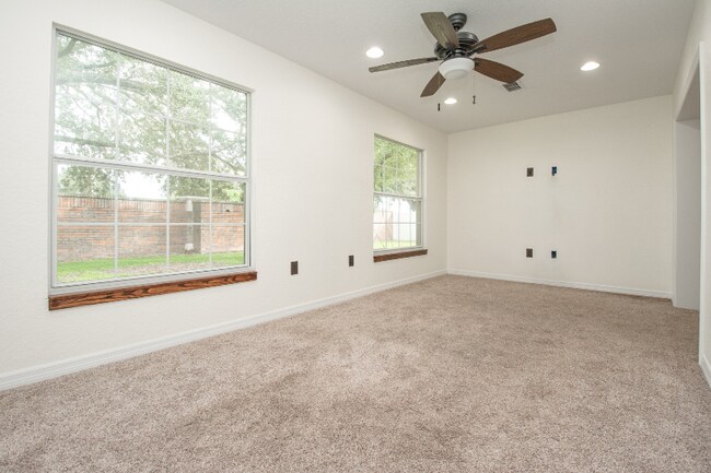 Foto del edificio - 4828 Jeanette Ct