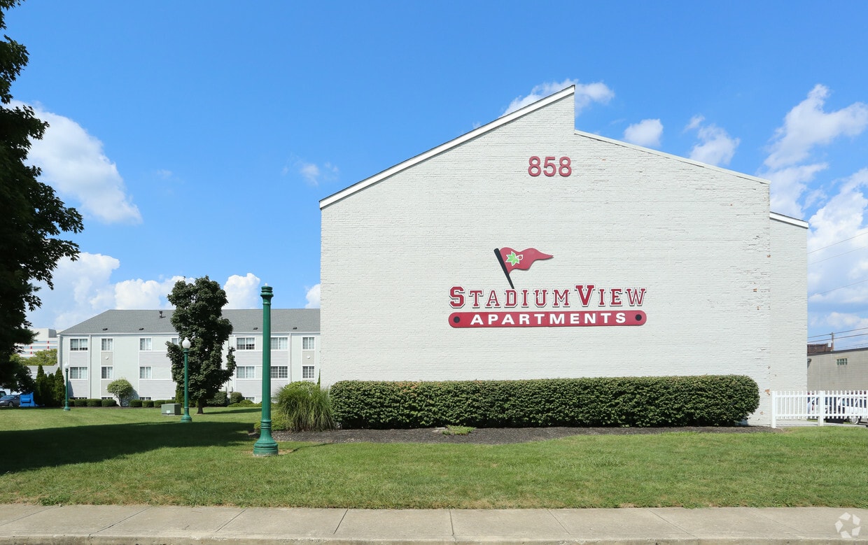 Primary Photo - Stadium View Apartments