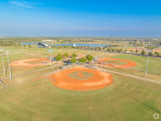 Northwest Recreation Complex and Jason Dwelley Park in Apopka has multiple baseball diamonds.