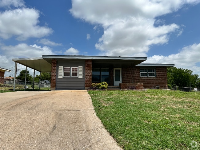 Building Photo - 4307 NW Ridgecrest Dr