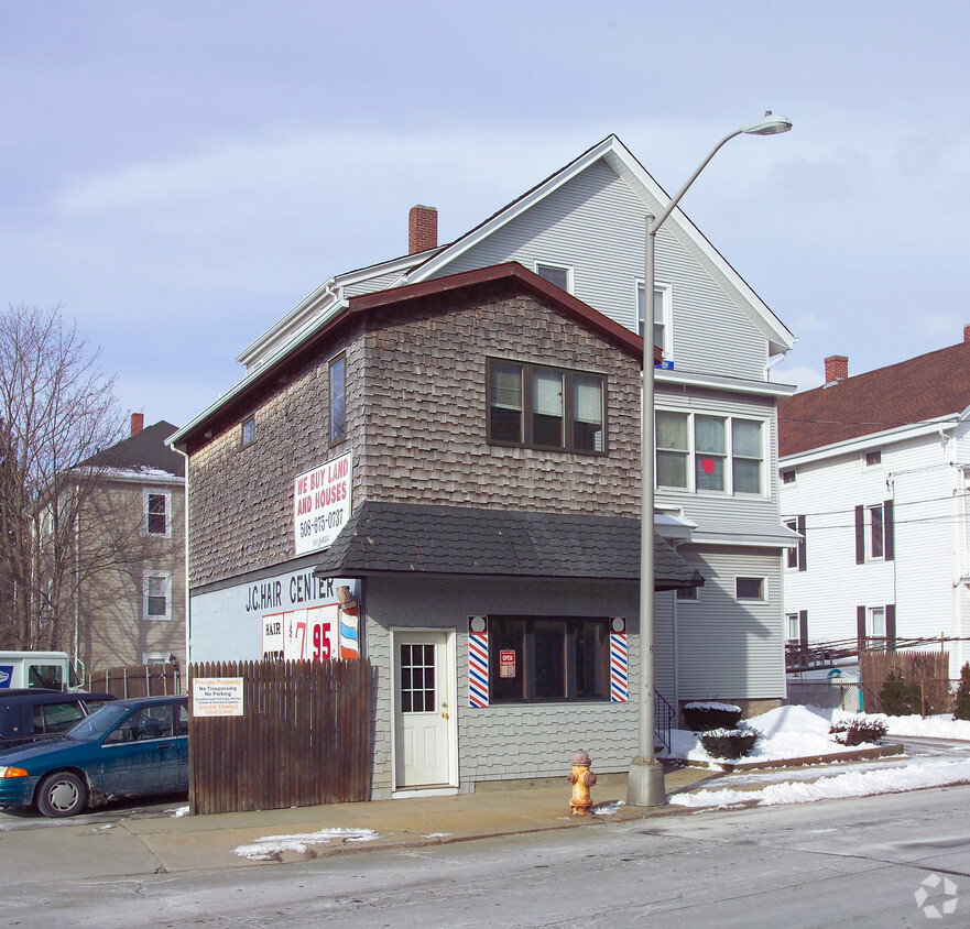 Building Photo - 887 2nd St