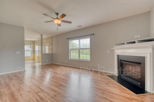 Foto del edificio - 6201 Black Willow Dr