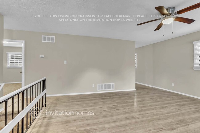 Building Photo - 4891 Lehigh Dr