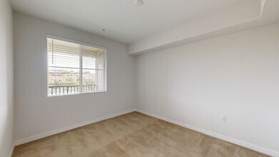Interior Photo - Avena