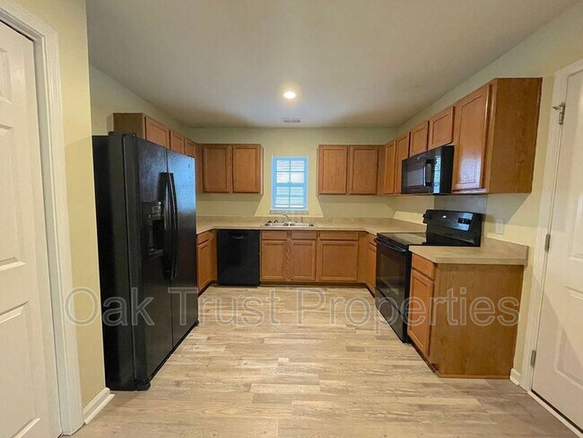 Building Photo - 136 Mcgrady Dr