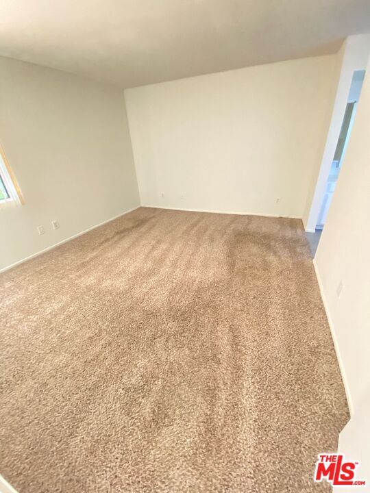 Foto del edificio - 6400 Kraft Ave