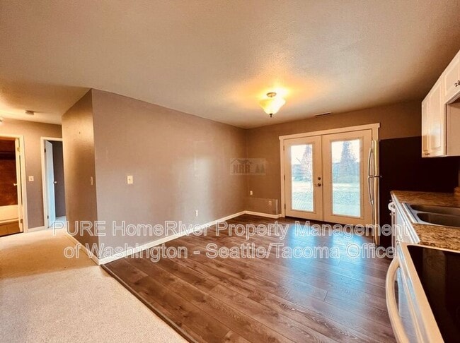 Building Photo - 4215 N Vassault St
