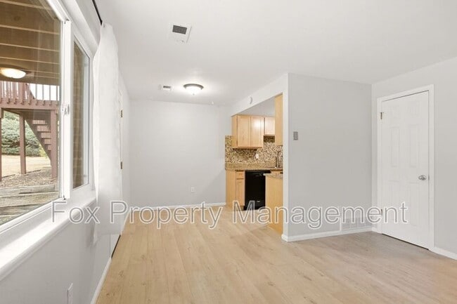 Building Photo - 710 W Cleveland Cir