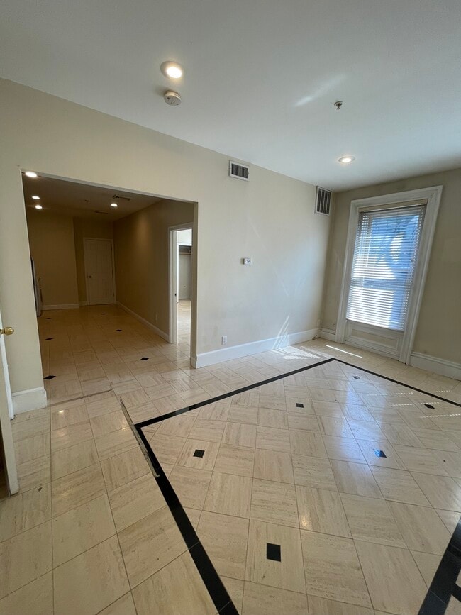 Building Photo - 161 Benefit st/Luxury Residences for Lease