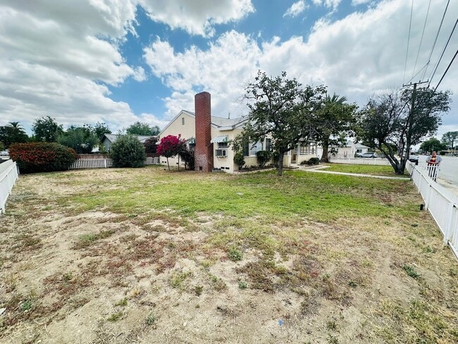 Building Photo - Single-Story Home on a Large Lot in Redlands