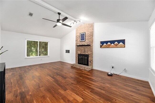 Building Photo - 8417 Spring Valley Dr