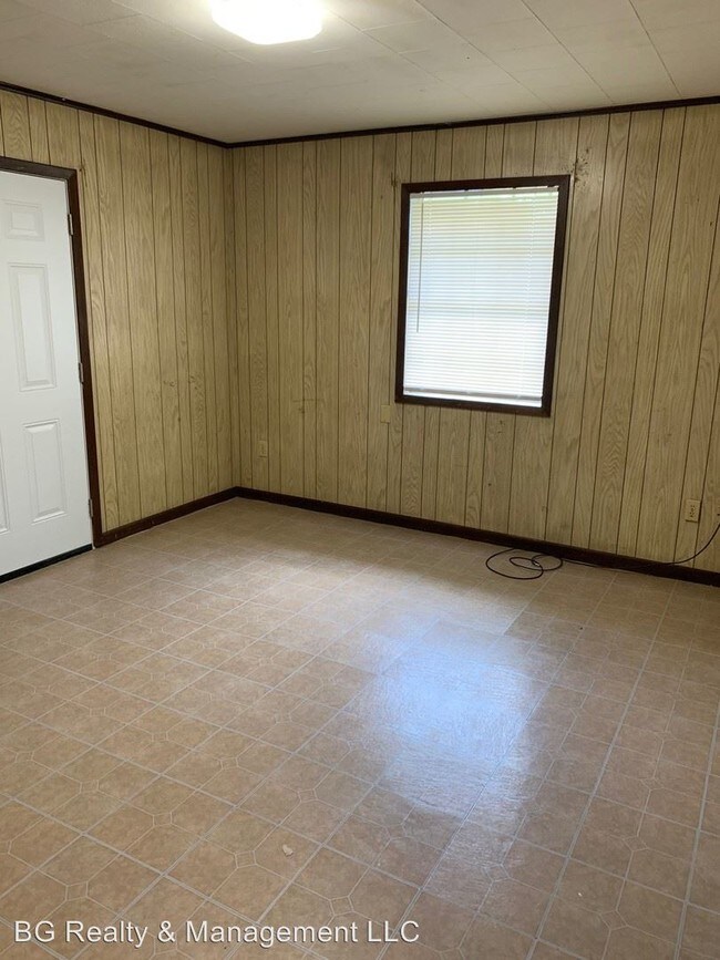 Building Photo - 3 br, 1.5 bath House - 617 Cecile Blvd