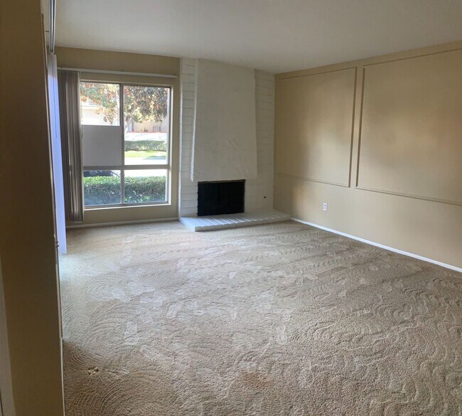 Foto del edificio - Cypress 2 Bed Townhome - 2 Car Garage - Gorgeous - Amenities Galore!!!!!