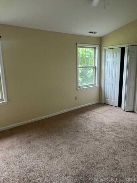 Foto del edificio - 19 Hawthorne Dr