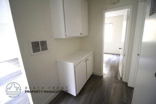 Foto del edificio - 11503 Menlo Ave.