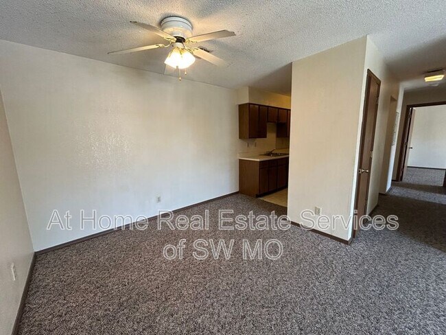 Foto del edificio - 1947 S Ingram Mill Rd