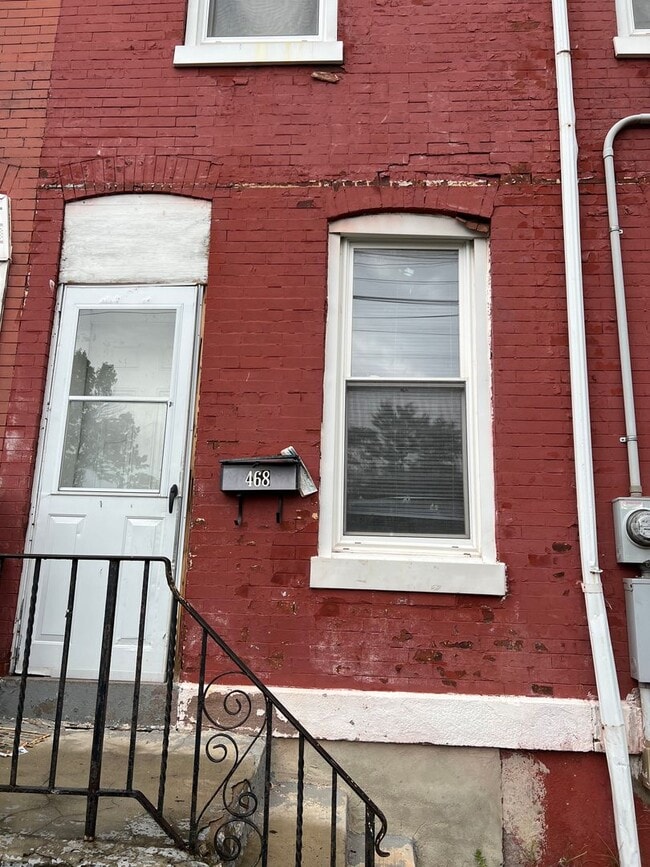 Building Photo - 468 W Hanover St