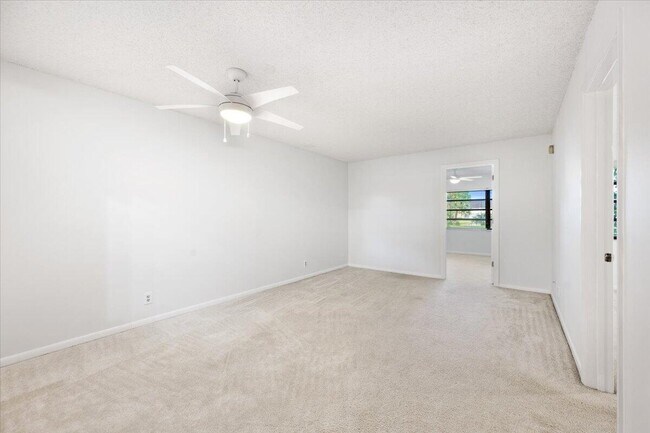 Building Photo - 4760 Lucerne Lakes Blvd W