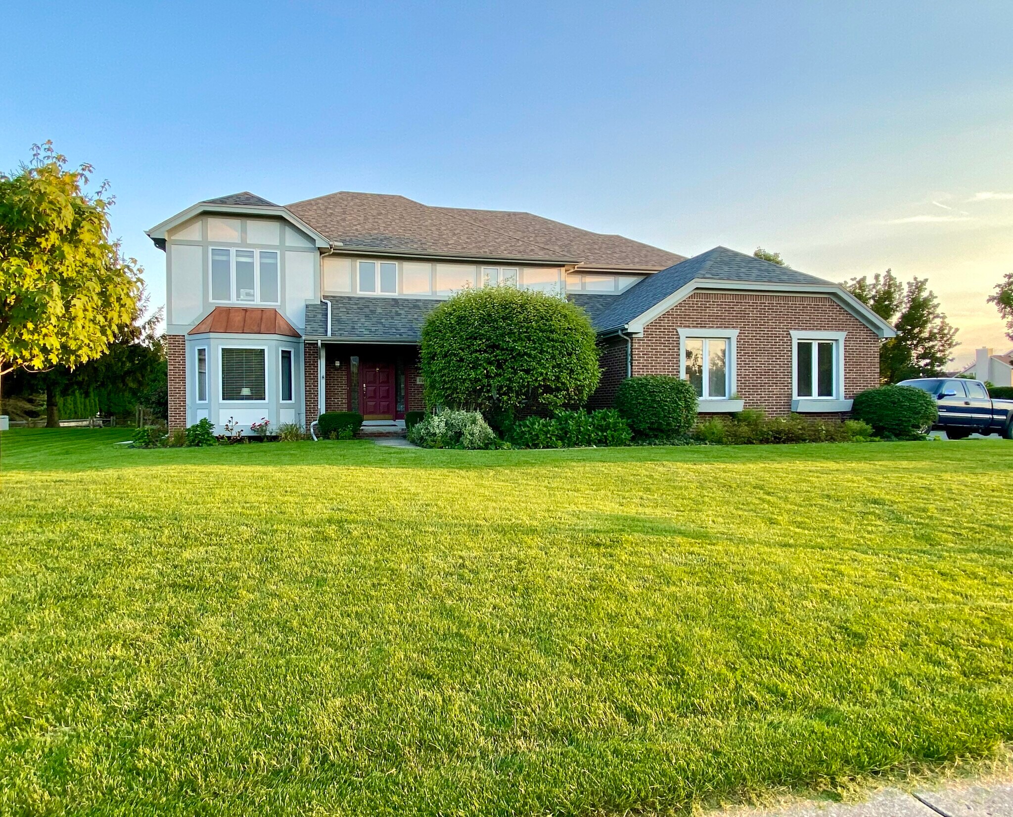 7963 Indian Creek Ln Sylvania, OH 43560 – photo 1 of 19