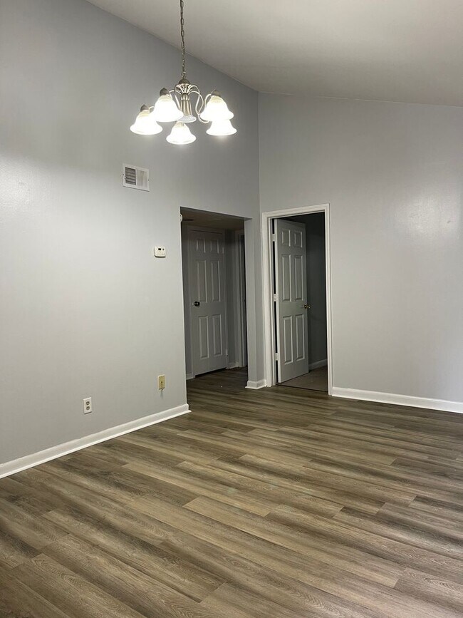 Foto del edificio - Stadium Village -  2 Bedroom 1 Bath near UGA & Downtown Athens!