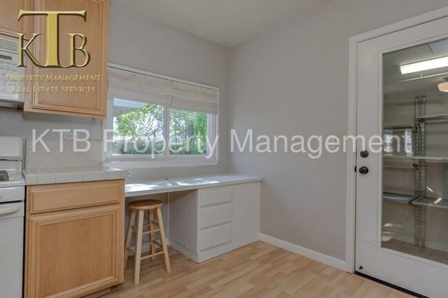Foto del edificio - 5330 10th Ave