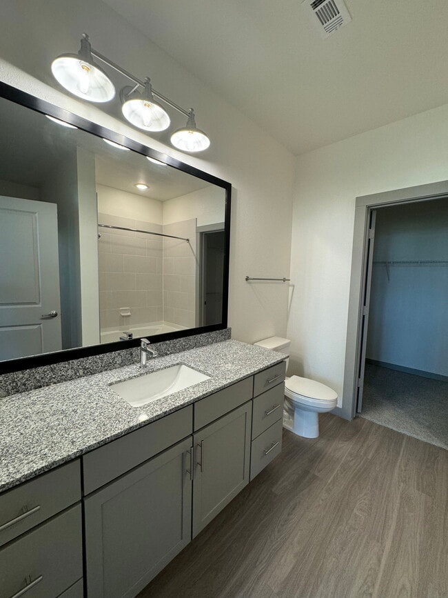 Foto del edificio - 12000 Christopher St