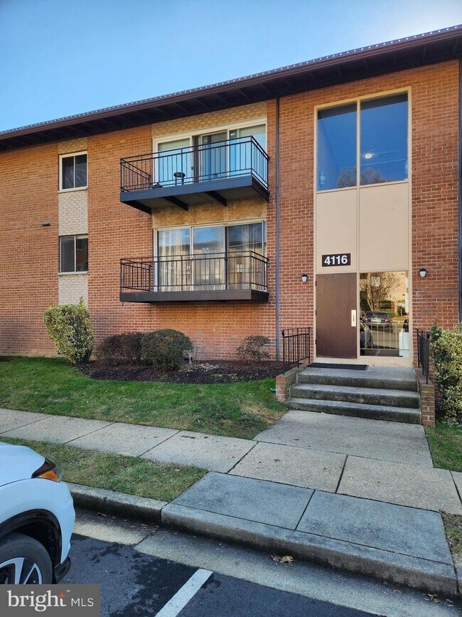 Building Photo - 4116 Mangalore Dr