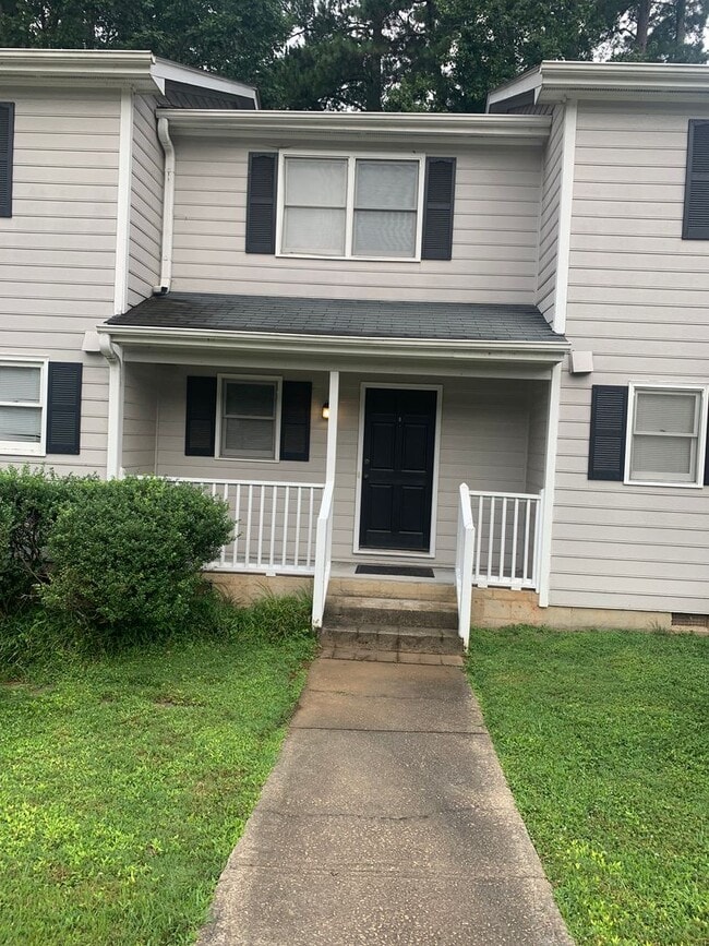 Building Photo - 6901 Glendower Rd