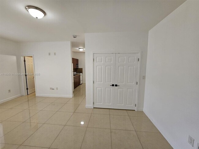 Foto del edificio - 4752 SW 2nd Terrace