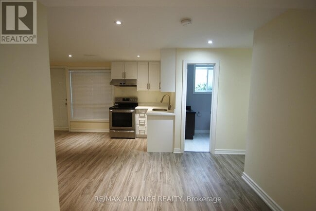 Building Photo - 33 Carluke Crescent