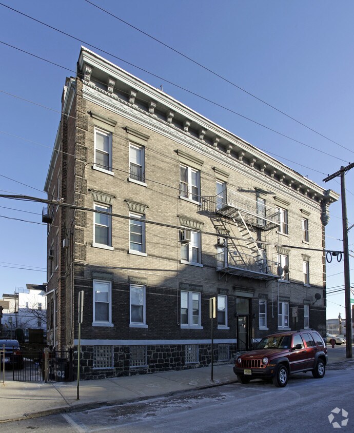 Foto del edificio - 1700-1702 Kerrigan Ave
