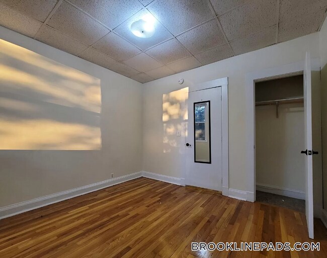 Foto del edificio - 364 Riverway