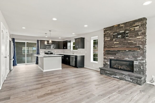 Building Photo - 6158 Driscoll Dr