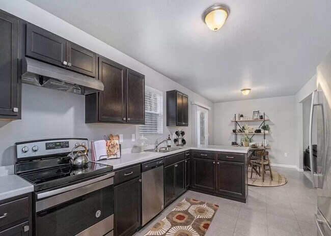 Foto del edificio - Great Home, Great Neighborhood, Great Price!