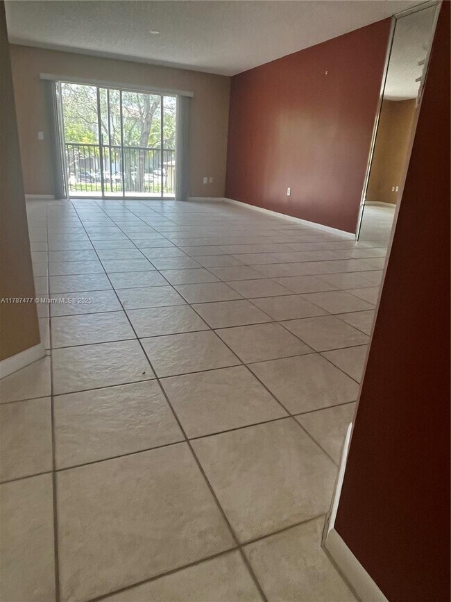 Foto del edificio - 550 SW 137th Ave