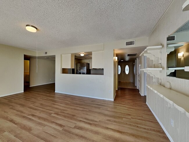 Building Photo - 4943 W Frier Dr