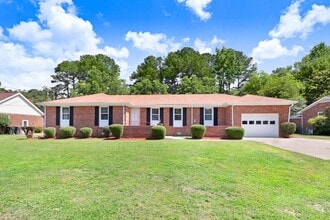 Building Photo - 302 Cedar Rd
