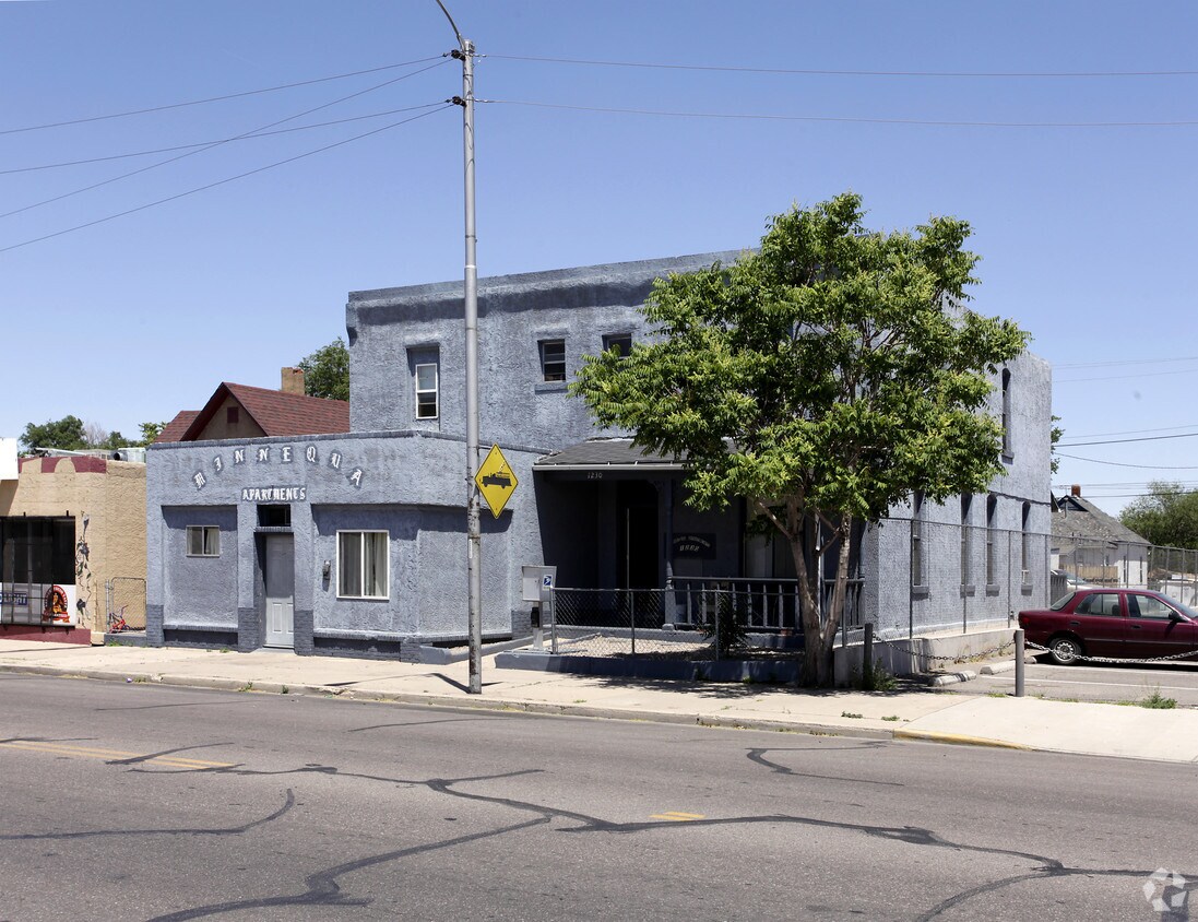 Foto del edificio - 1228 E Evans Ave
