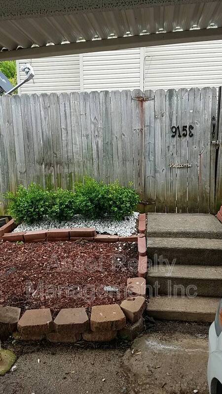 Photo - 9153 Cedarpark Lane - D