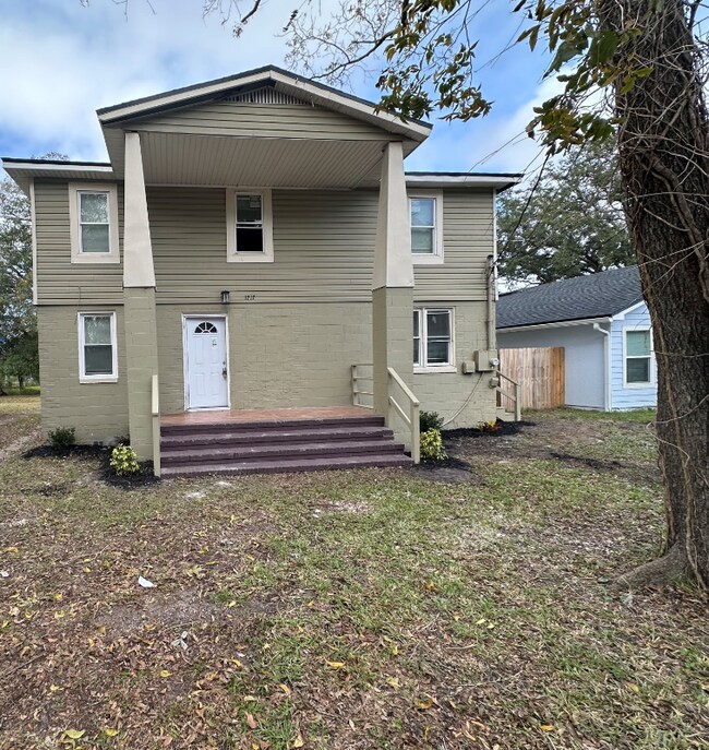 Foto del edificio - 1717 Mc Quade St