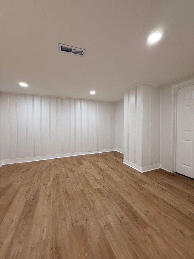 Foto del edificio - Completely renovated 5-bedroom, 3-bathroom home in the highly desirable Dalraida