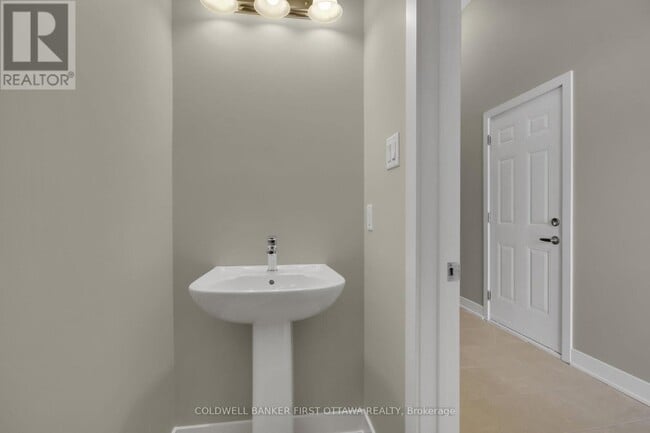 Building Photo - 127 McPhail Rd