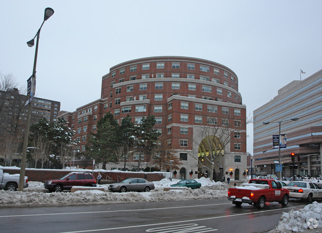 Building Photo - West End Place