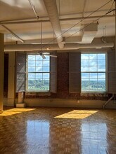 Building Photo - 101 N Chestnut St