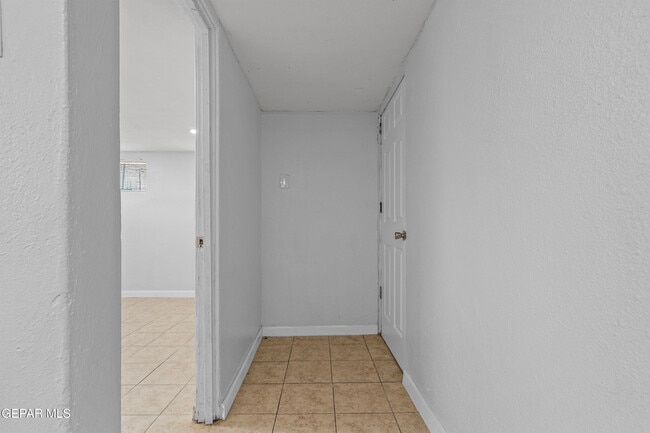 Building Photo - 3700 Taylor Ave