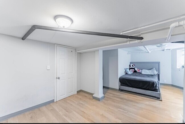 Building Photo - 6241 S Troy St