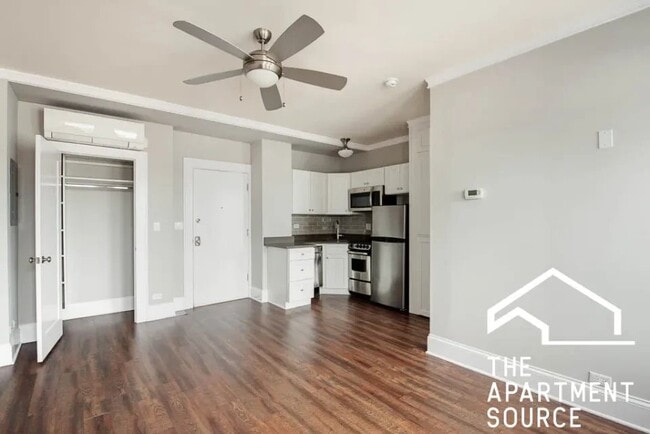 Photo - 817 W Lakeside Pl (Chicago, IL) Apartment