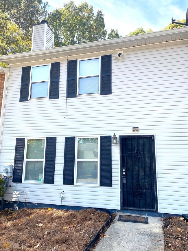Foto del edificio - 5609 Windwood Rd