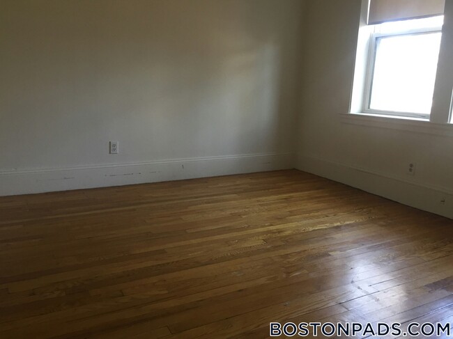 Building Photo - 155 Summer St